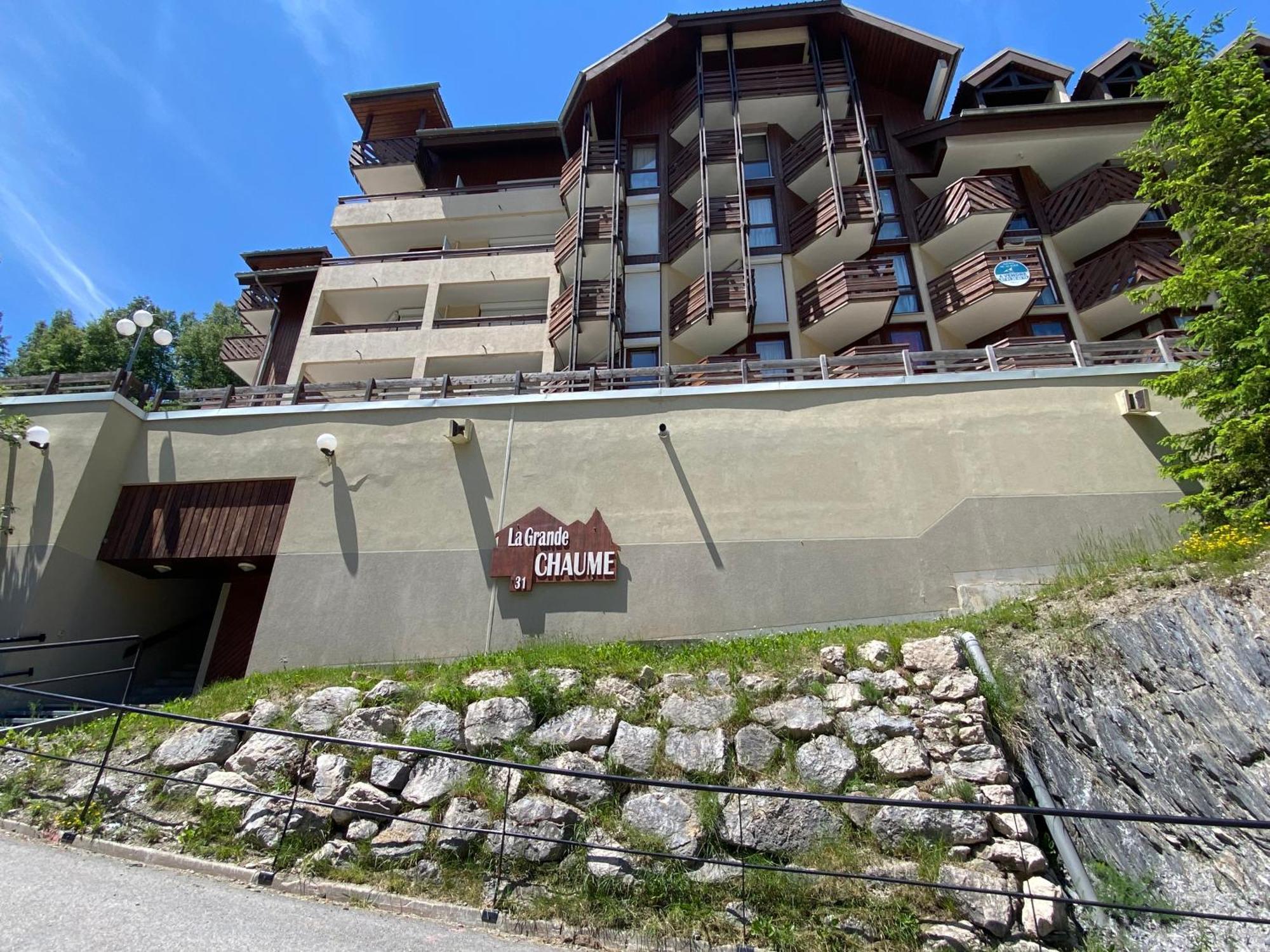 1 Bedroom Appt With Mountain Views Apartment *